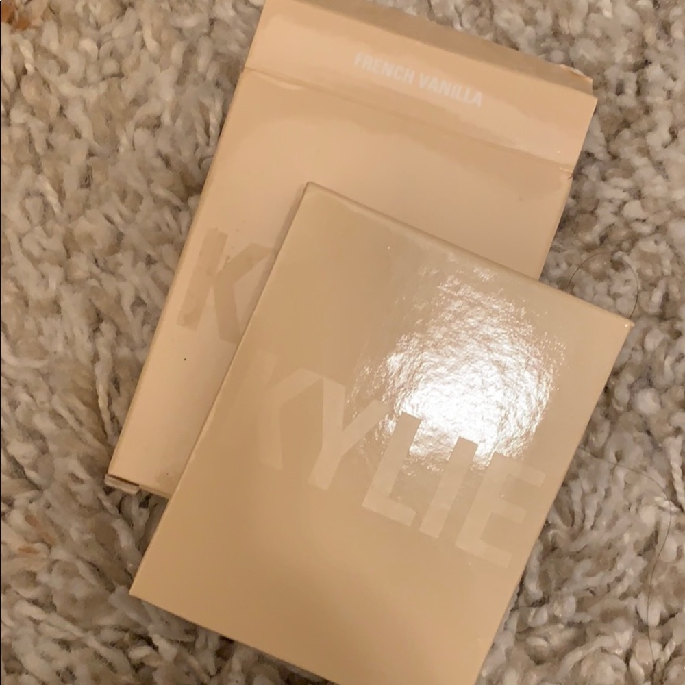 Kylie cosmetics highlighter